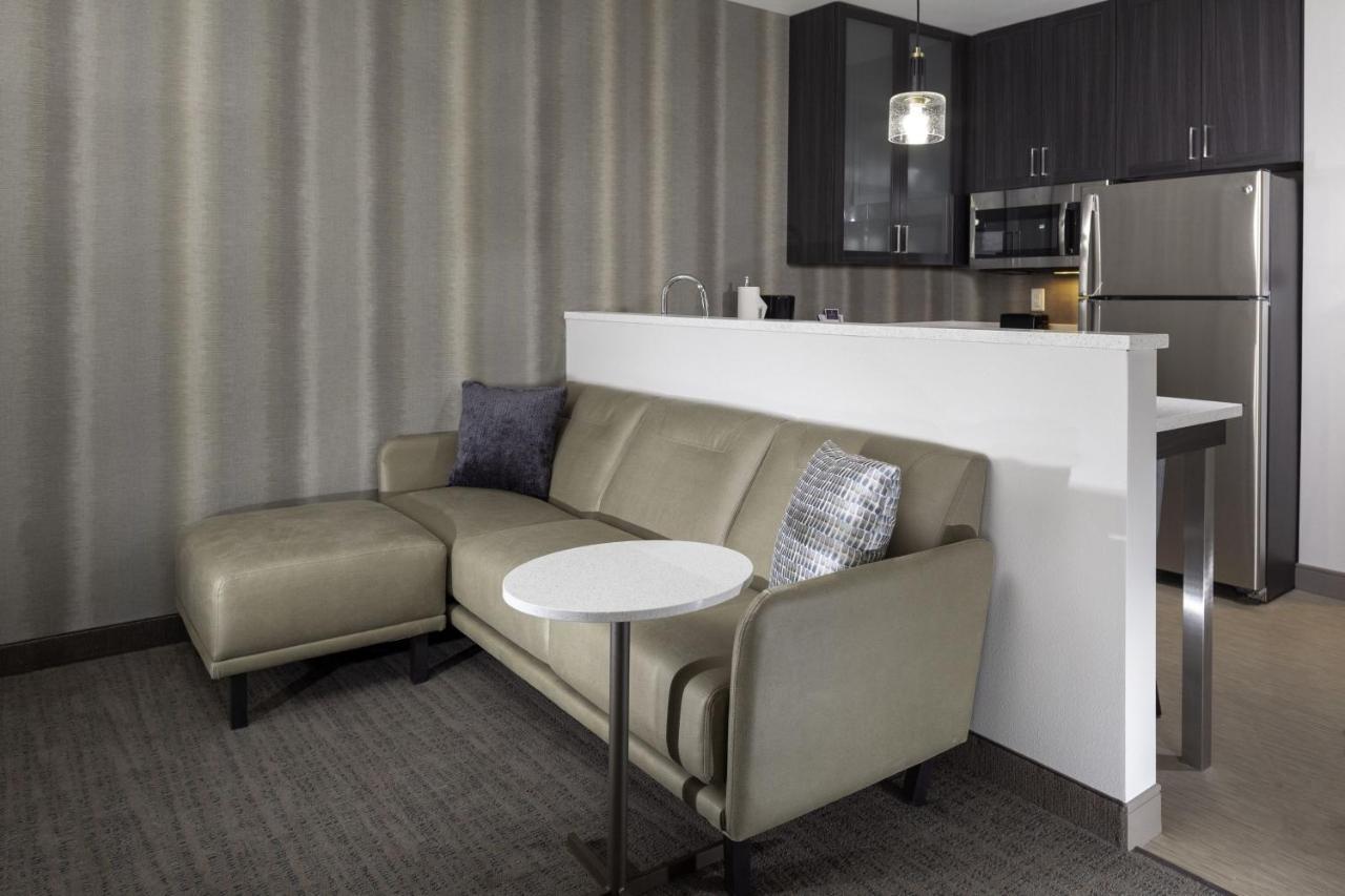 By Marriott St. Louis West County 3* Town and Country