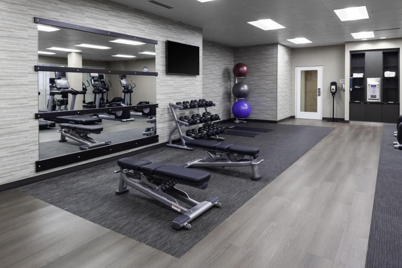 Hotel By Marriott St. Louis West County 3*